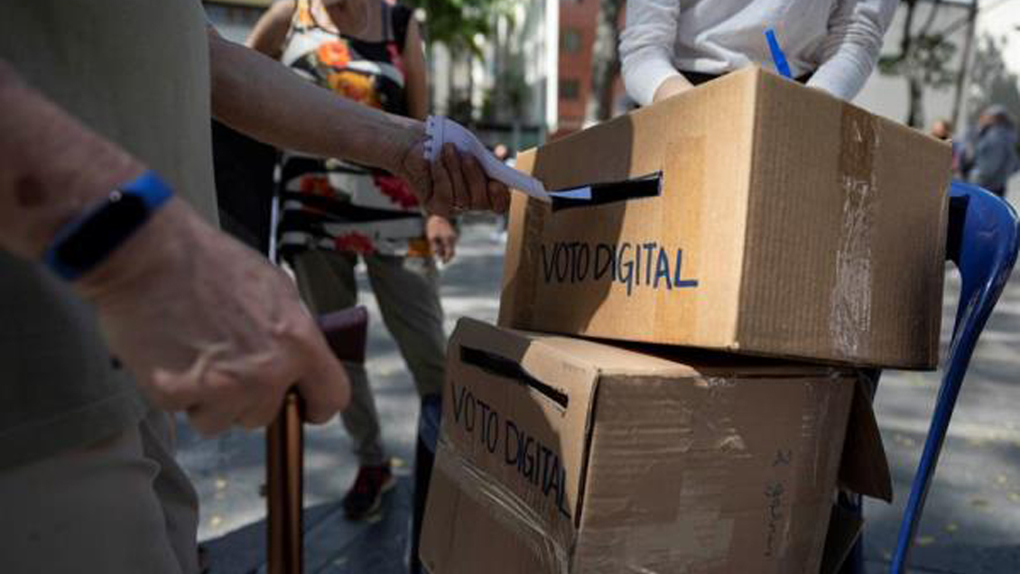 Guaidó celebró participación en la consulta contra Maduro pese a la baja asistencia