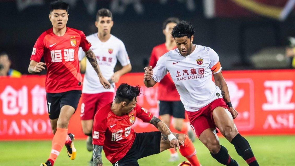 China impone un fuerte límite de gastos para pinchar la burbuja de su fútbol