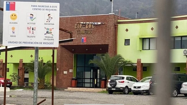 Denuncian que dos funcionarios fueron 