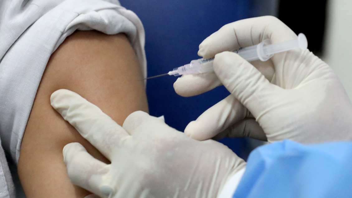 El ISP puede dar luz verde este miércoles al inicio de la vacunación en Chile