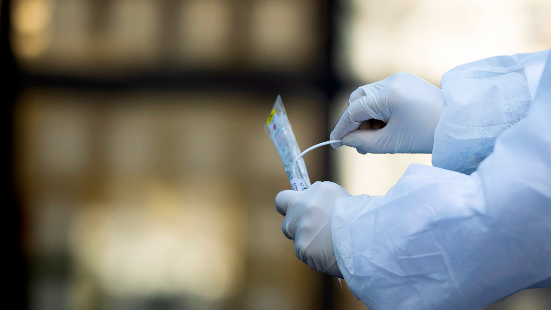 Subió cifra de afectados por brote en Hospital de Los Ángeles de 335 a 348 personas