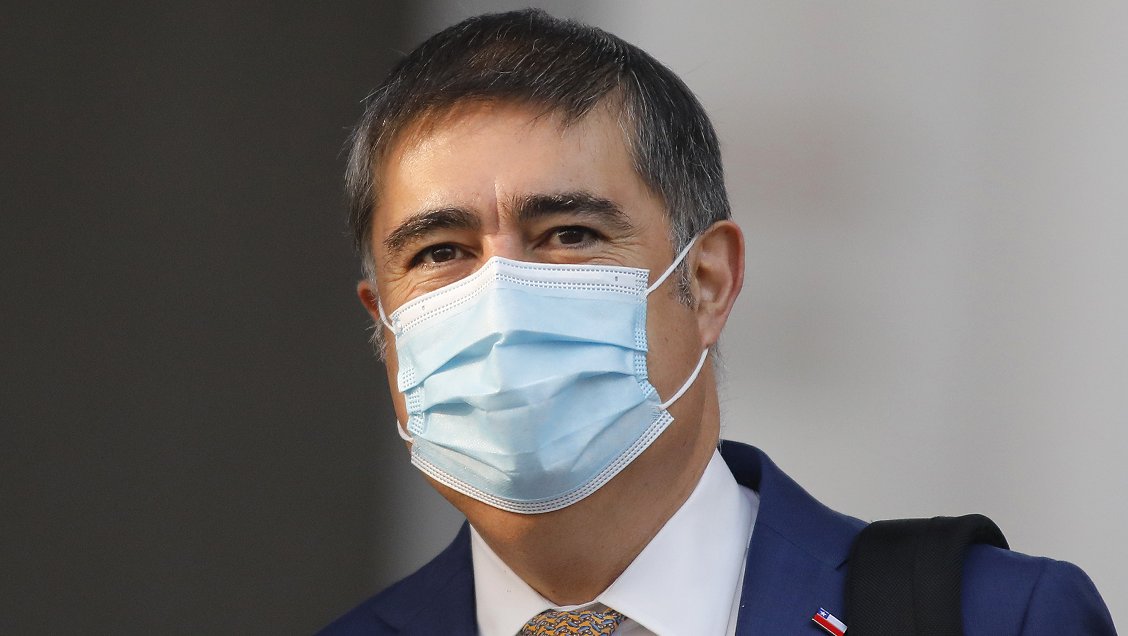 Mario Desbordes vive sus últimas horas en el Gobierno