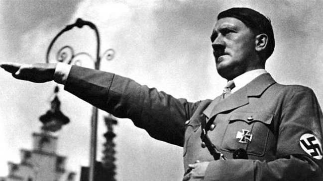   Alumna de la Chile declaró a Hitler su 