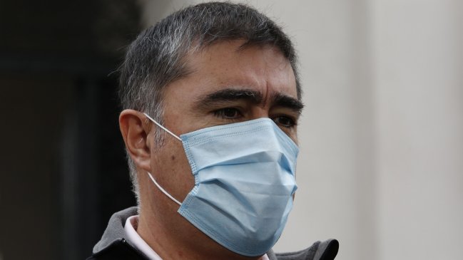 Oposición criticó las salidas en el Gobierno: 