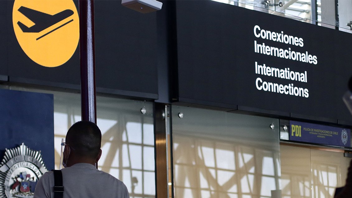 Gobierno prohibirá ingreso al país de extranjeros que hayan estado en el Reino Unido