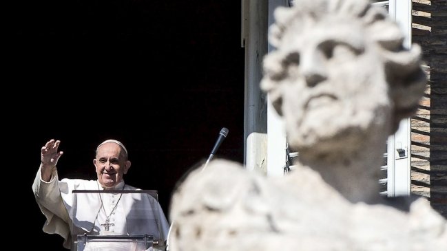 Papa Francisco lamentó que el consumismo 