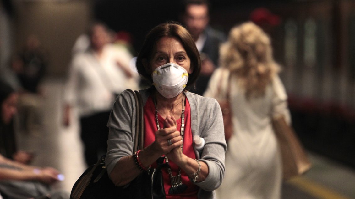 Contagios en la Región Metropolitana aumentaron 39% en 14 días