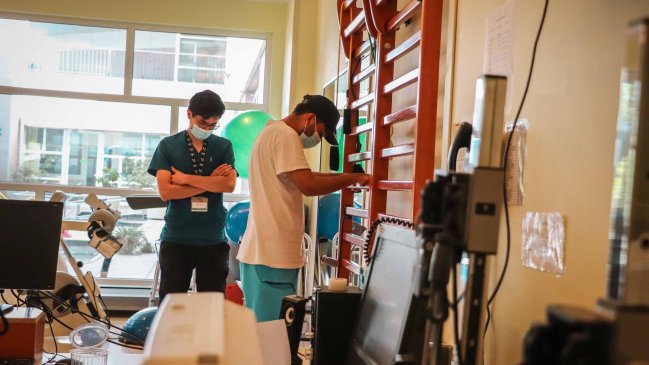 Pacientes UCI recuperados de Covid-19 acceden a rehabilitación en Hospital Regional de Rancagua