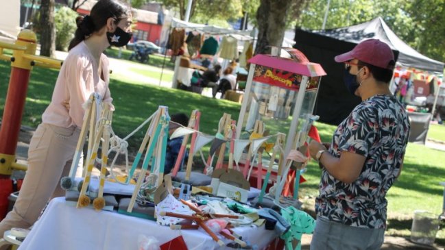 Chillán: Instalan feria navideña lejos del centro para descongestionar la compra de regalos