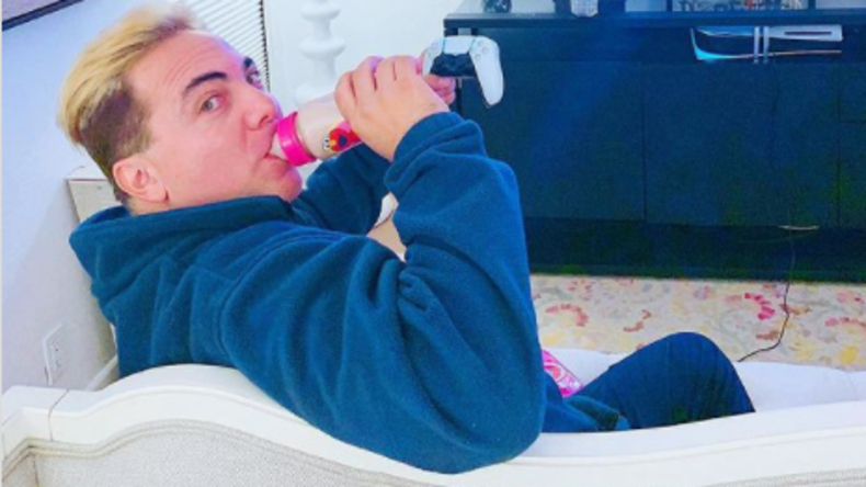 La reinvención de Cristian Castro: planea vender mamaderas para adultos