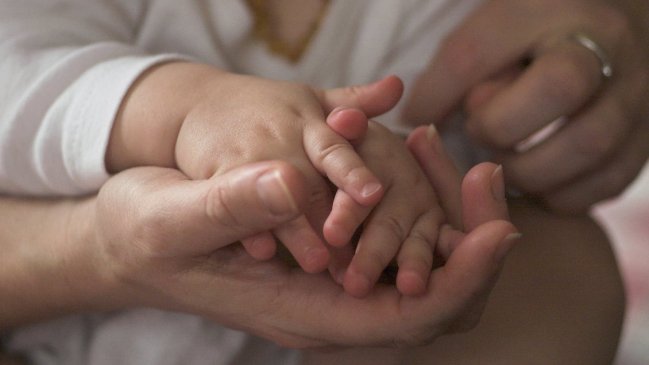 Guagua de nueve meses murió tras caer a un canal de regadío: La madre fue detenida