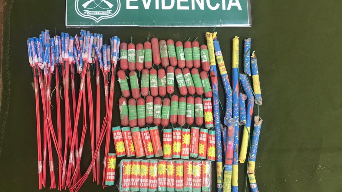 Detienen a tres sujetos imputados por vender fuegos artificiales y amenazar a Carabineros