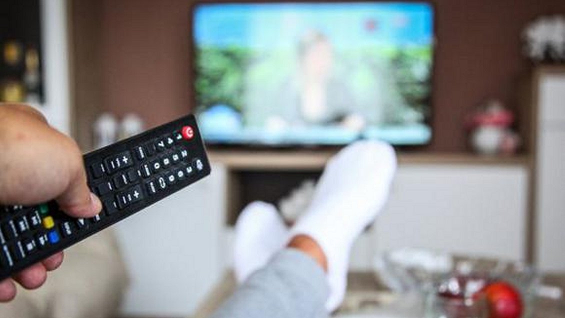 Cámara establece sanciones por excesiva afición de los diputados a los matinales