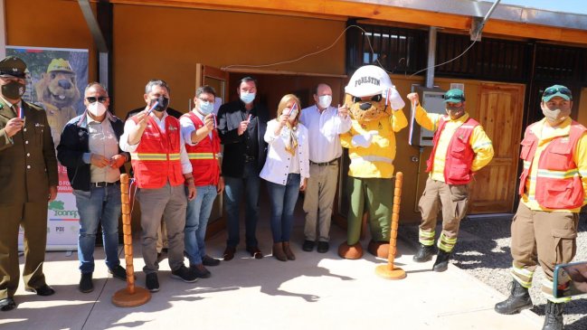 Presentan nueva brigada táctica para combate de incendios forestales en Paredones