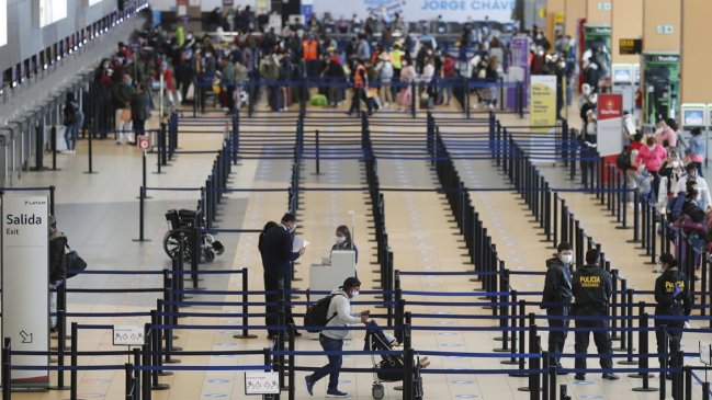 Perú impone cuarentena obligatoria de 14 días a quienes ingresen al país