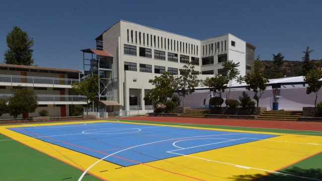 Nuevo colegio municipal de Las Condes agotó mil cupos en 12 minutos