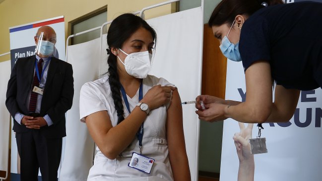 Seiscientas vacunas contra el Covid-19 arribaron a Valparaíso este martes