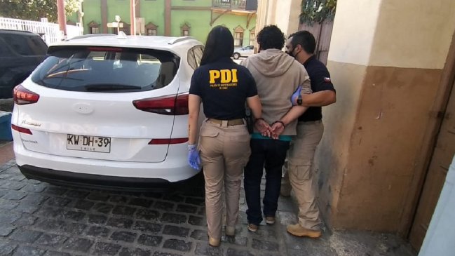 Profesor de Inglés fue detenido por presunta violación y abuso sexual