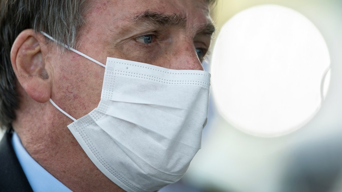 Bolsonaro dice que Brasil está quebrado y que él no puede hacer nada