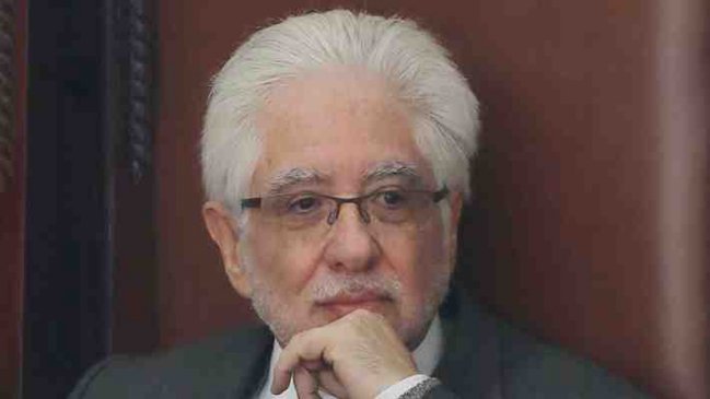 Carlos Aránguiz, novelista y poeta: la faceta literaria de un supremo