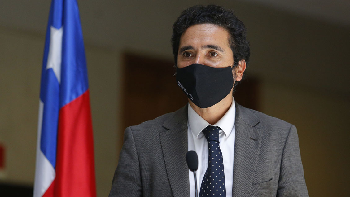 Briones toma distancia de propuesta de las AFP de subir cotización al 20%