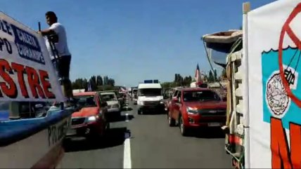   Pescadores artesanales en caravana hacia la Intendencia del Maule, en defensa de la merluza 