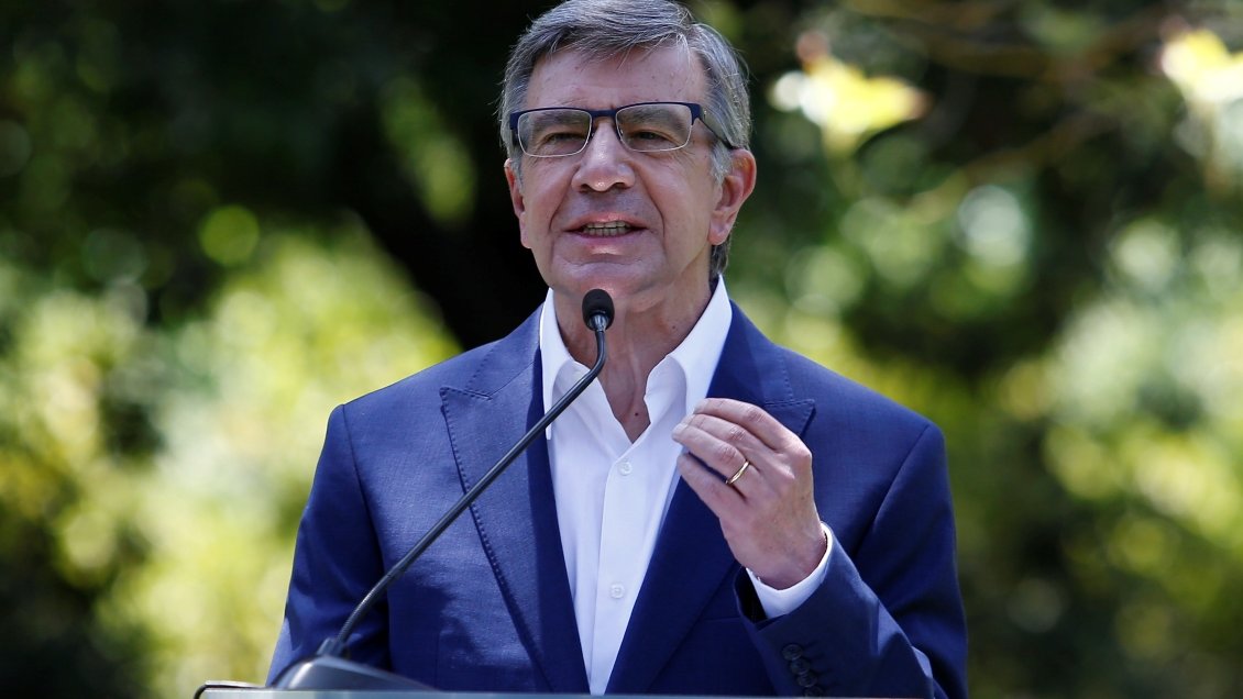 Oposición descarta cambio en escenario presidencial tras anuncio de Lavín