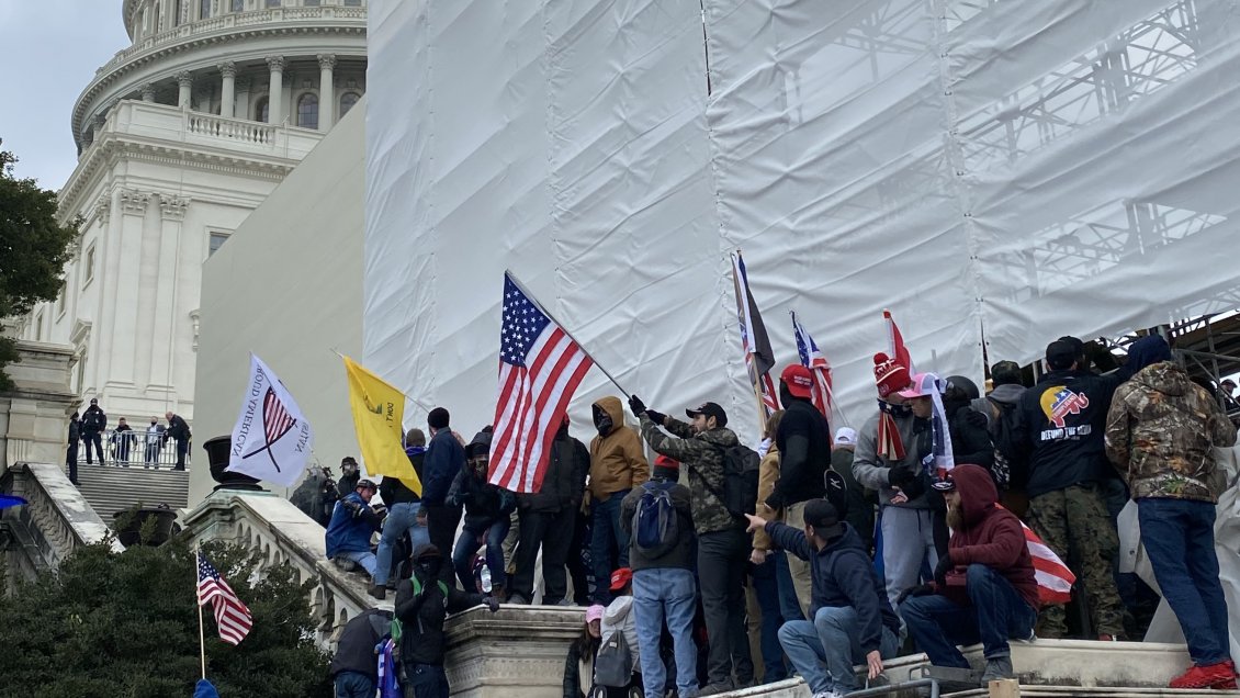 [Videos 📹] Partidarios de Trump intentaron tomarse el Capitolio en medio de ratificación del triunfo de Biden