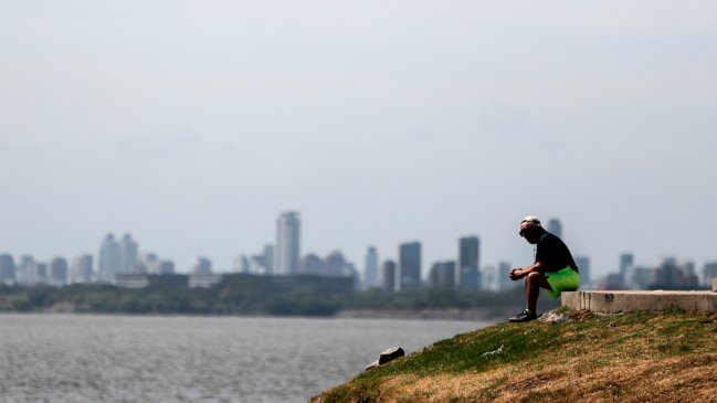 Argentina sigue con sus playas abiertas en medio de un repunte de casos