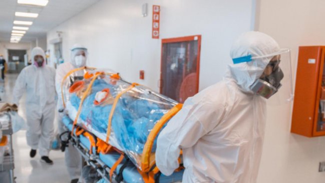 Dos pacientes Covid del Hospital de Antofagasta fueron trasladados a Santiago