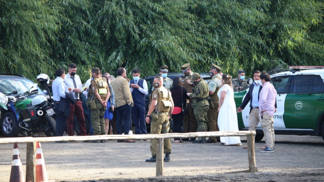Fiscalía pide 300 días de cárcel para asistentes a fiesta matrimonial de adultos mayores
