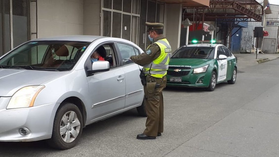 Arresto domiciliario para mujer que mordió y apuñaló a carabineros en Puerto Montt