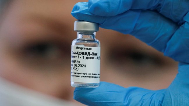 Gobierno reconoció conversaciones para traer vacuna rusa contra el Covid-19 a Chile