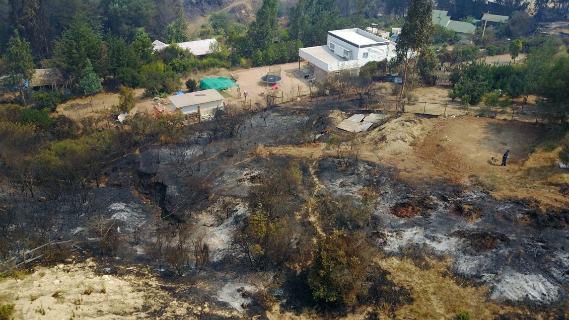 Apura controlar hoy el incendio forestal de Quilpué: 
