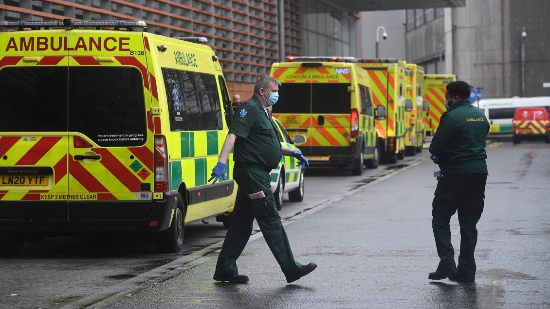 Reino Unido evalúa estrategia para aislar en hoteles a todas las personas que entren a su territorio