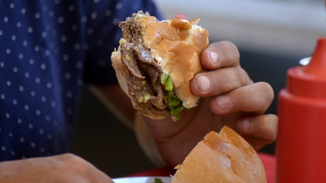 Comensales fueron sorprendidos in fraganti en Iquique