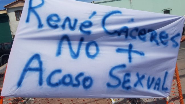 Acusan a concejal de Alto Hospicio de usar teléfono fiscal para acosar a joven