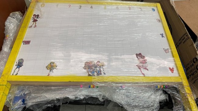 Sujeto fue interceptado trasladando 11 pizarras infantiles con marihuana