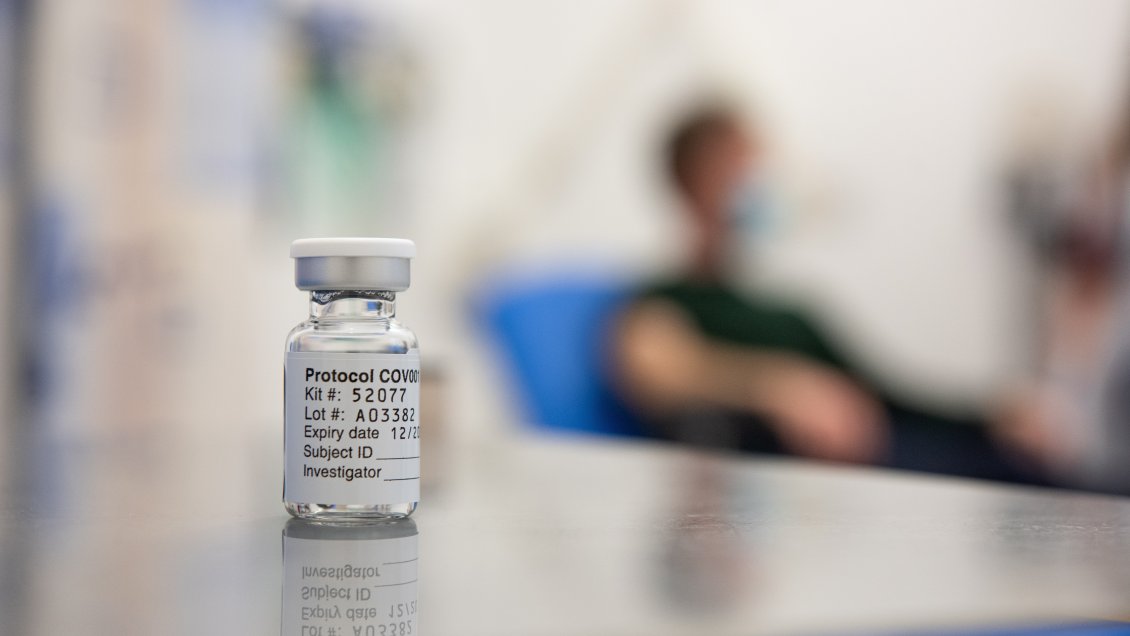 Ministro Paris y calendario de vacunación: 