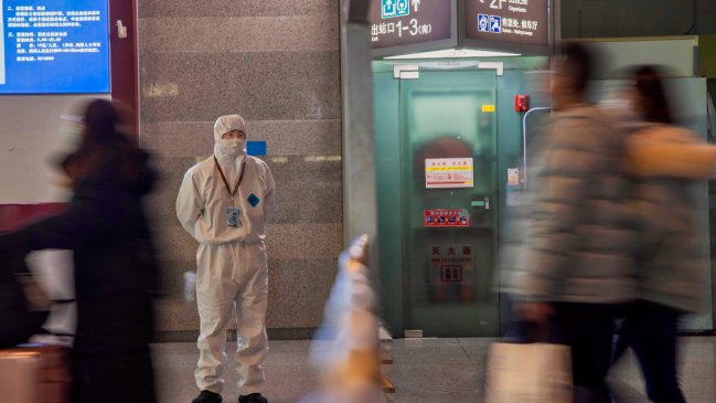 Pedirán prueba anal de Covid-19 a extranjeros que quieran entrar a Pekín