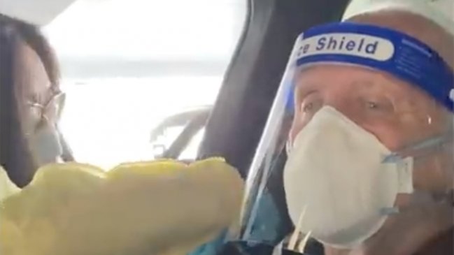 Anthony Hopkins (83) recibe vacuna contra el Covid-19