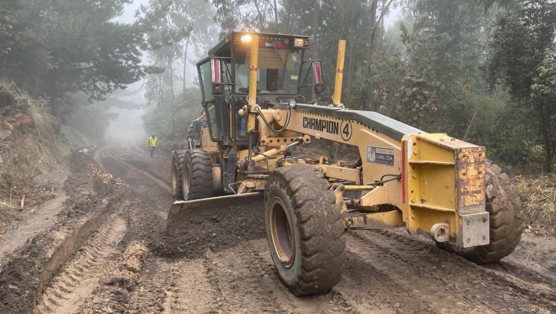 Vialidad interviene tres caminos rurales afectados por las lluvias en Ñuble