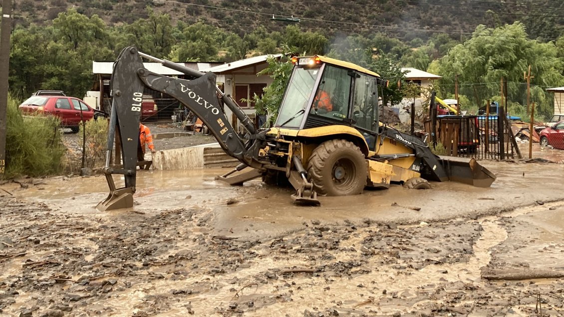 San José de Maipo bajo alerta roja por aluviones: Otras tres comunas evacúan preventivamente