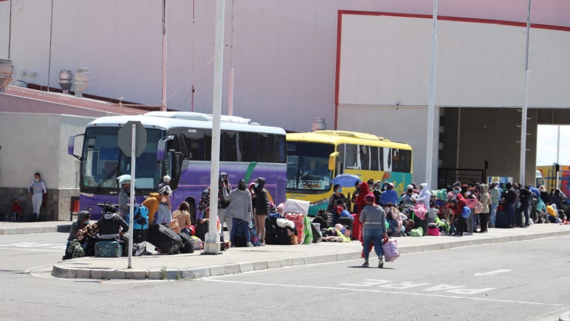 Intendente por situación migratoria en Colchane: Nunca habíamos tenido 1.600 de forma simultánea