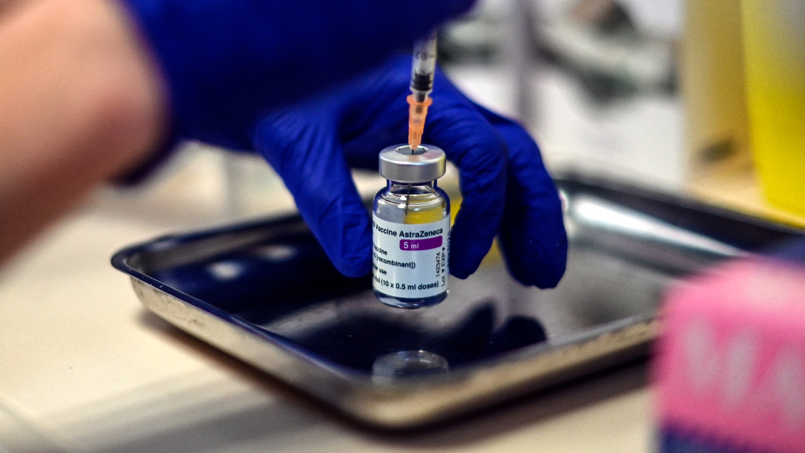 Estudio revela que vacuna de Oxford y AstraZeneca es menos efectiva en variante sudafricana