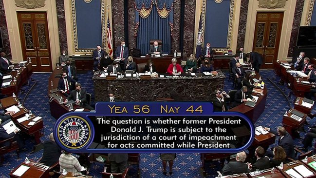 Senado de EEUU aprobó la constitucionalidad del juicio político contra Trump