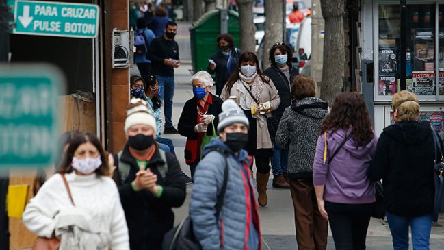 Uno de cada tres hogares chilenos no alcanza a cubrir sus gastos mínimos