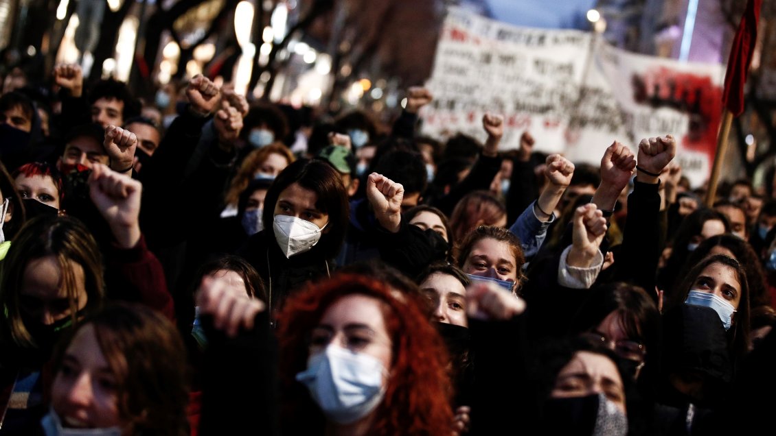 Grecia instalará policías dentro de las universidades para combatir 