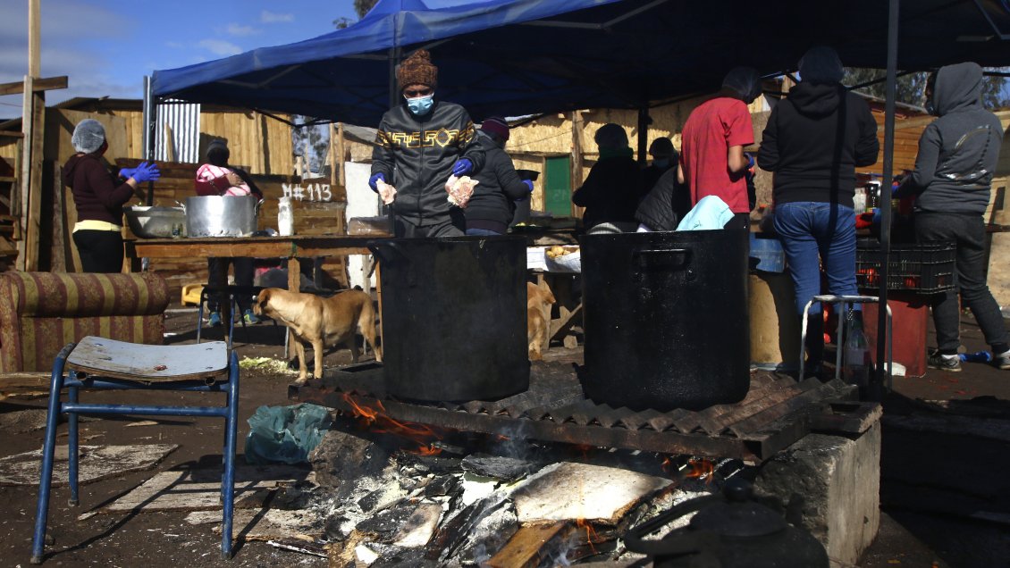 Techo: Los campamentos son un síntoma del déficit habitacional en Chile