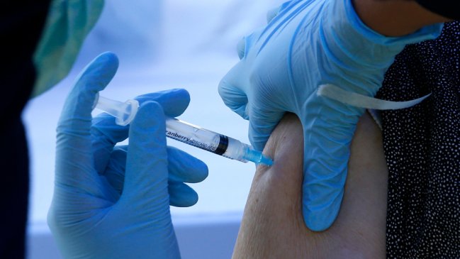 Gobierno adelantó vacunación de los profesores para 